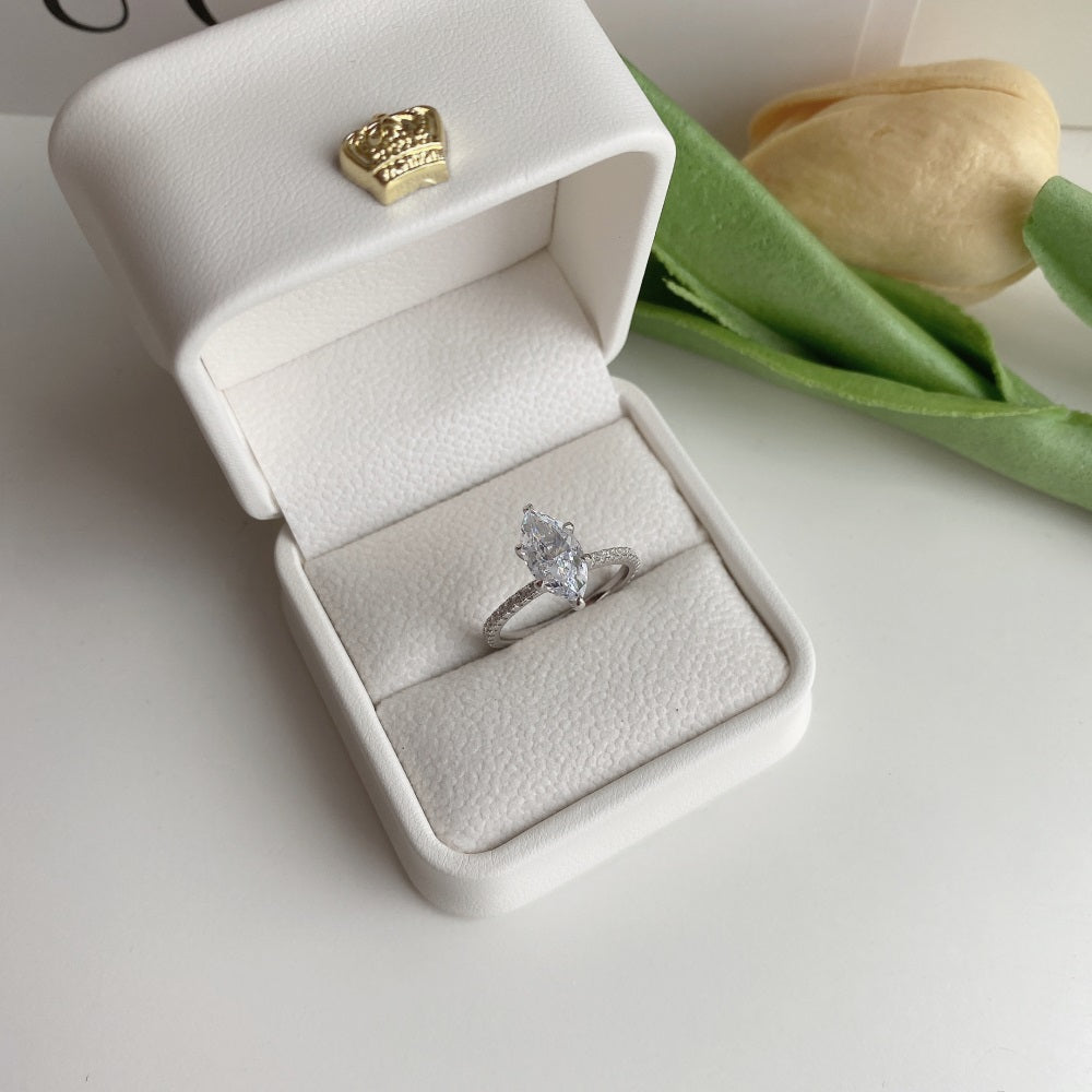 LUNA 1.5 ct. Marquise Pave Ring