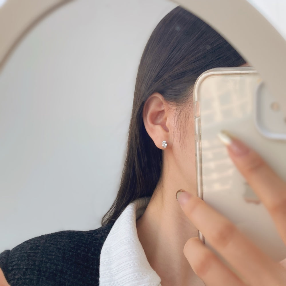 OVEA 1 ct. Oval Stud Earrings