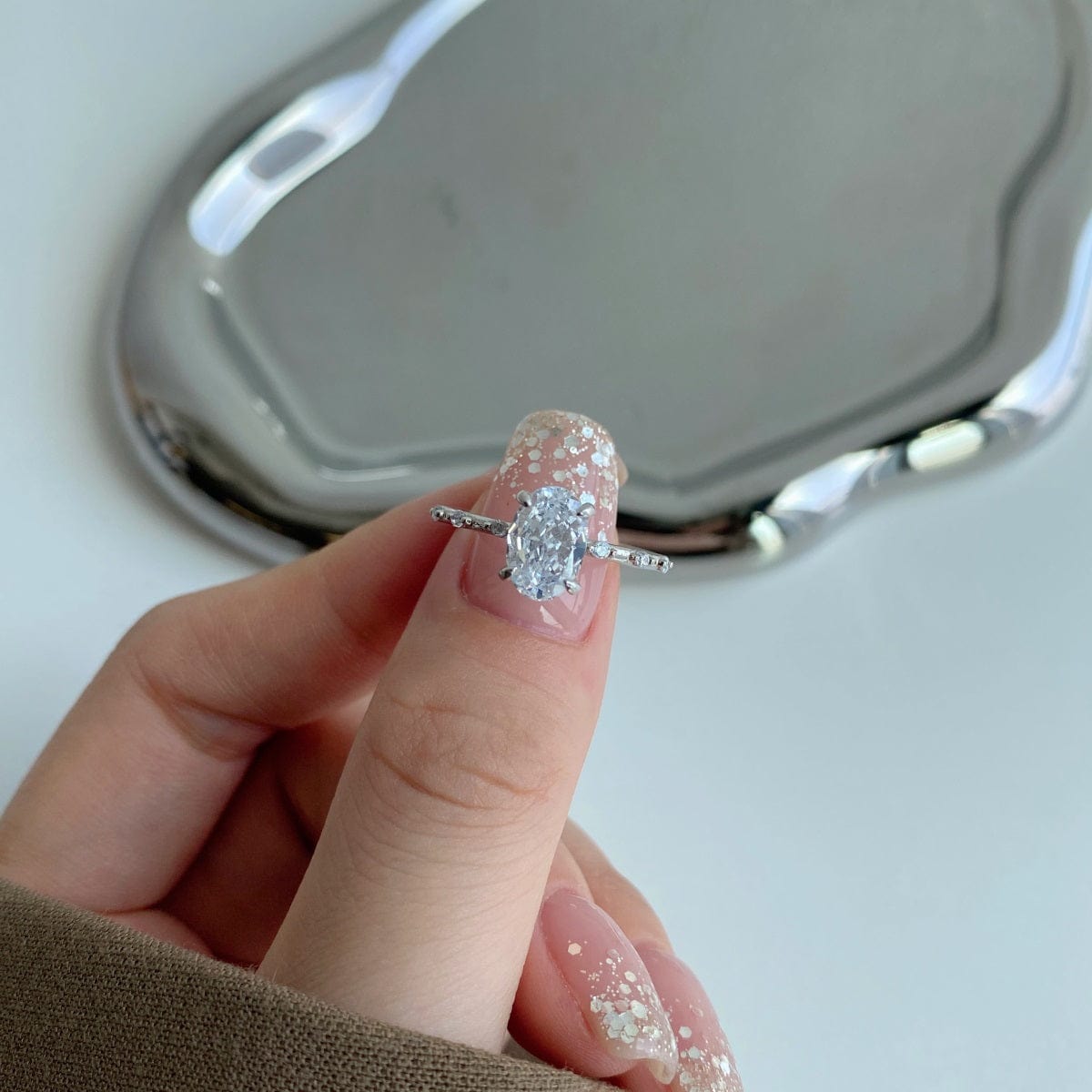 GRACE 2 ct. Oval Shaped Station Diamond Ring