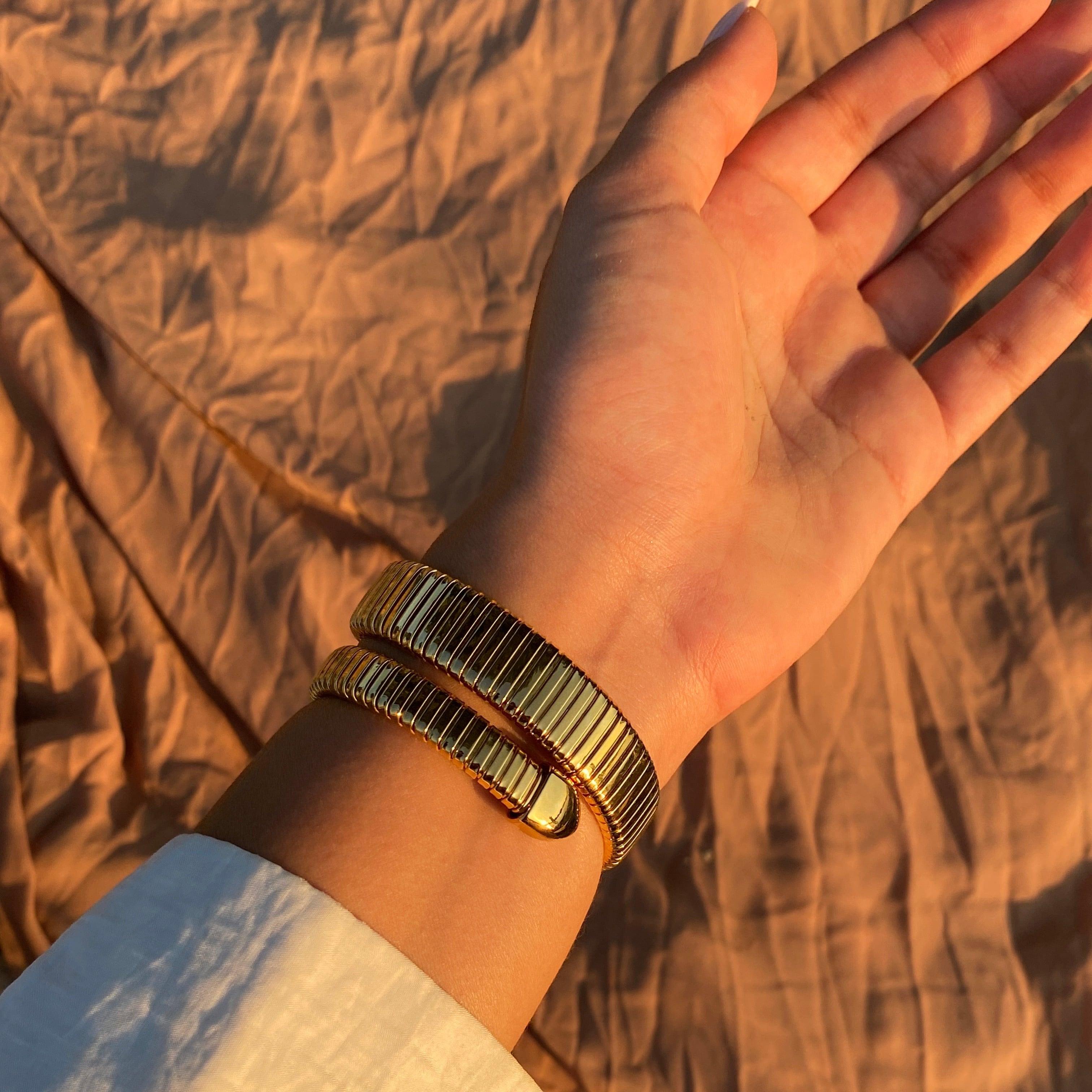 SERPENTI - Pave Diamond Snake Watch