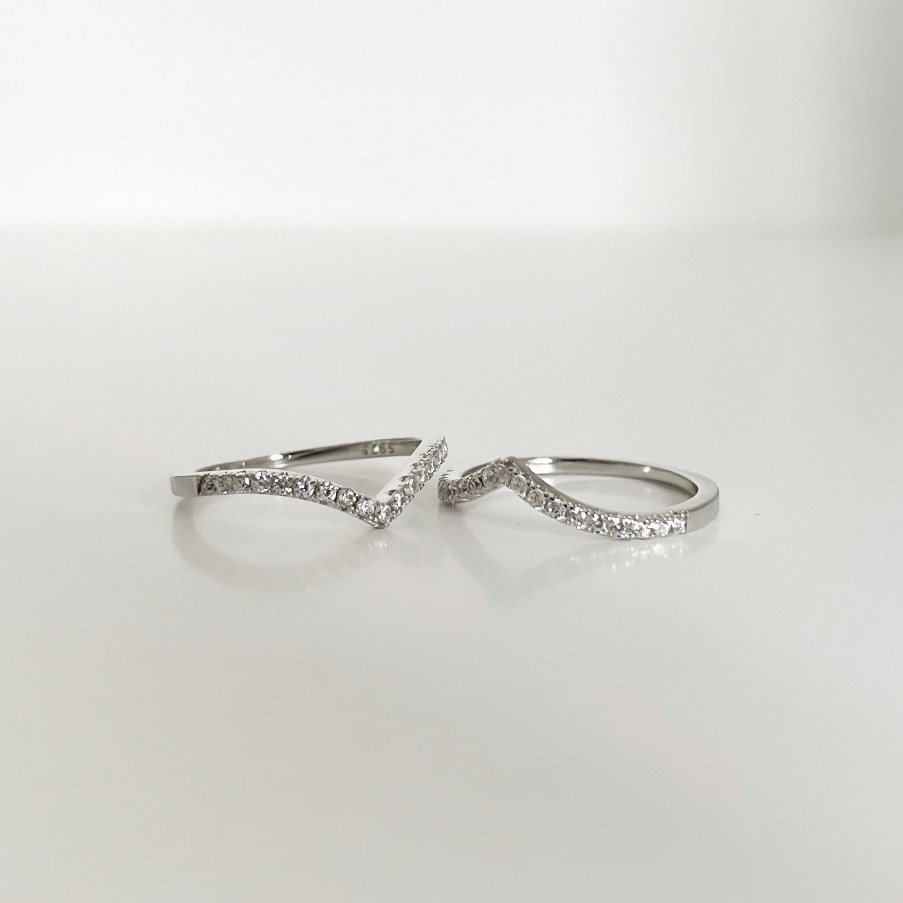 MONE Minimalistic V Silver Stacker Band Ring