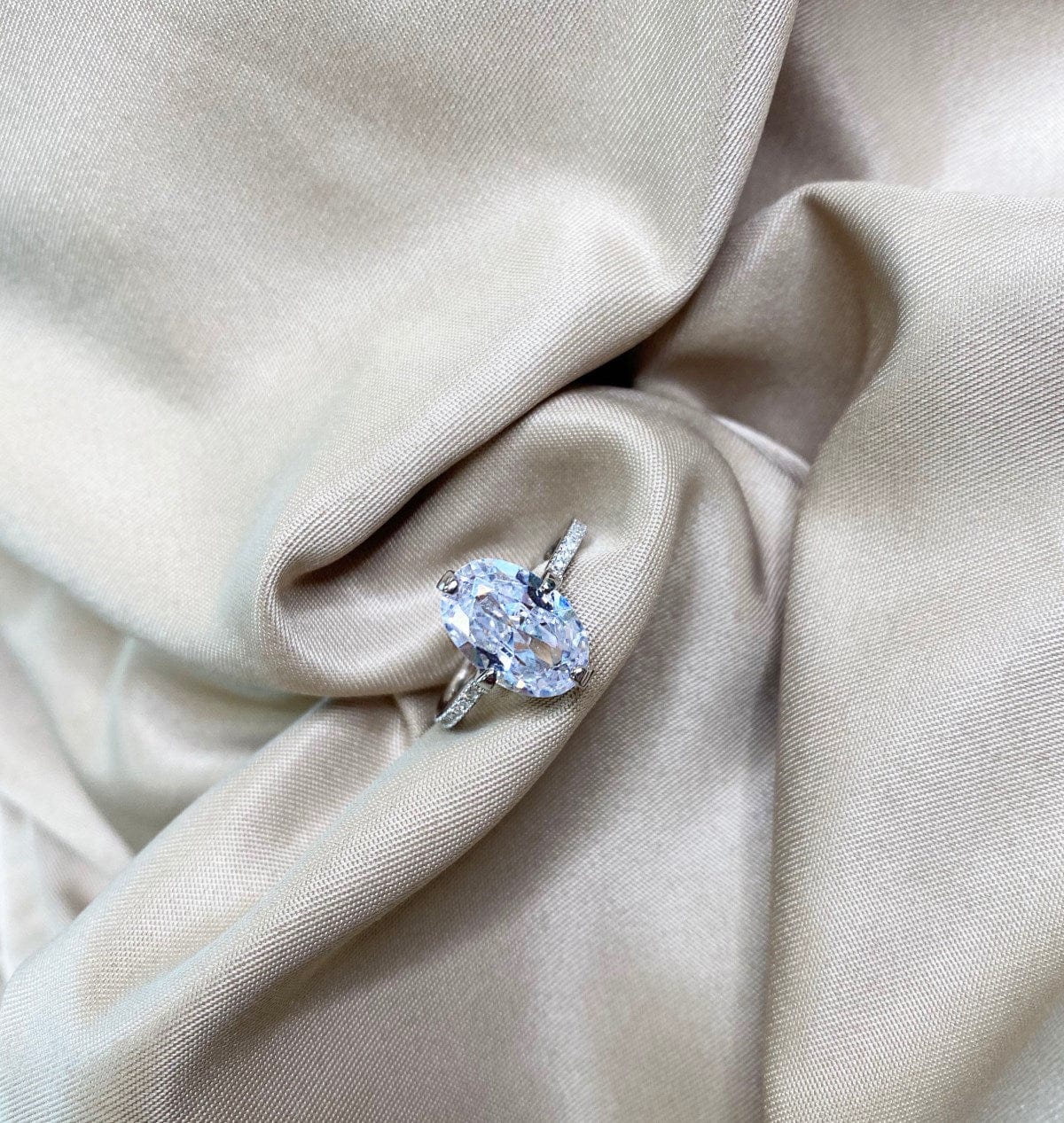 PARIS 3 ct. Oval Pave Ring