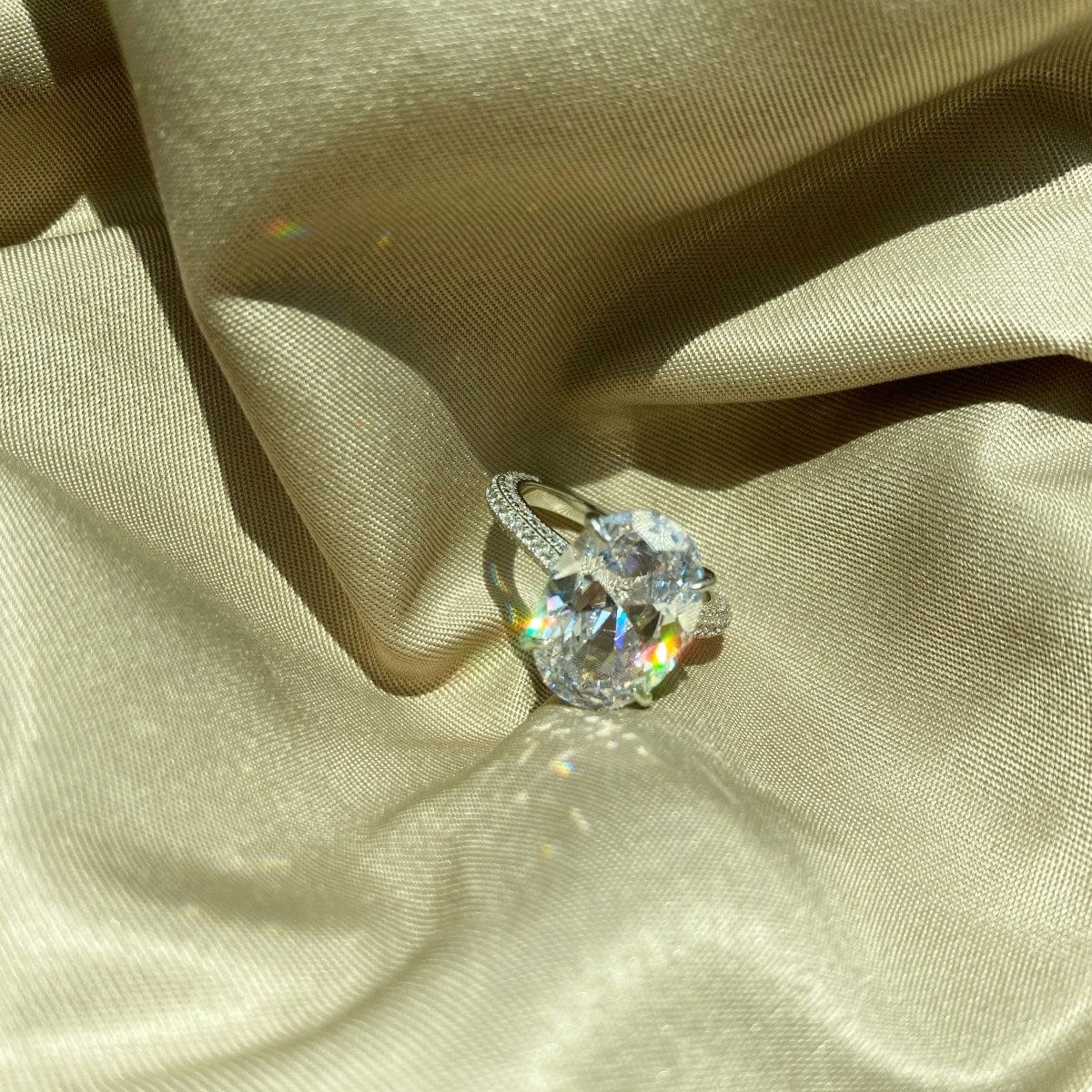 BERLIN 5 ct. Oval Pave Ring