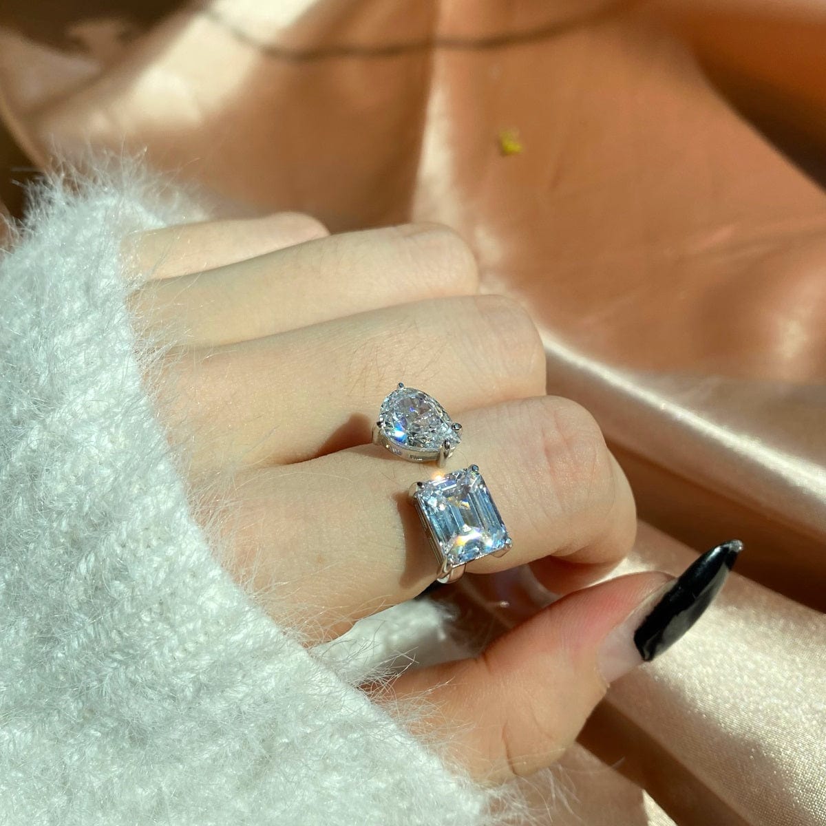 KYLIE 4 ct. Toi Et Moi Adjustable Ring