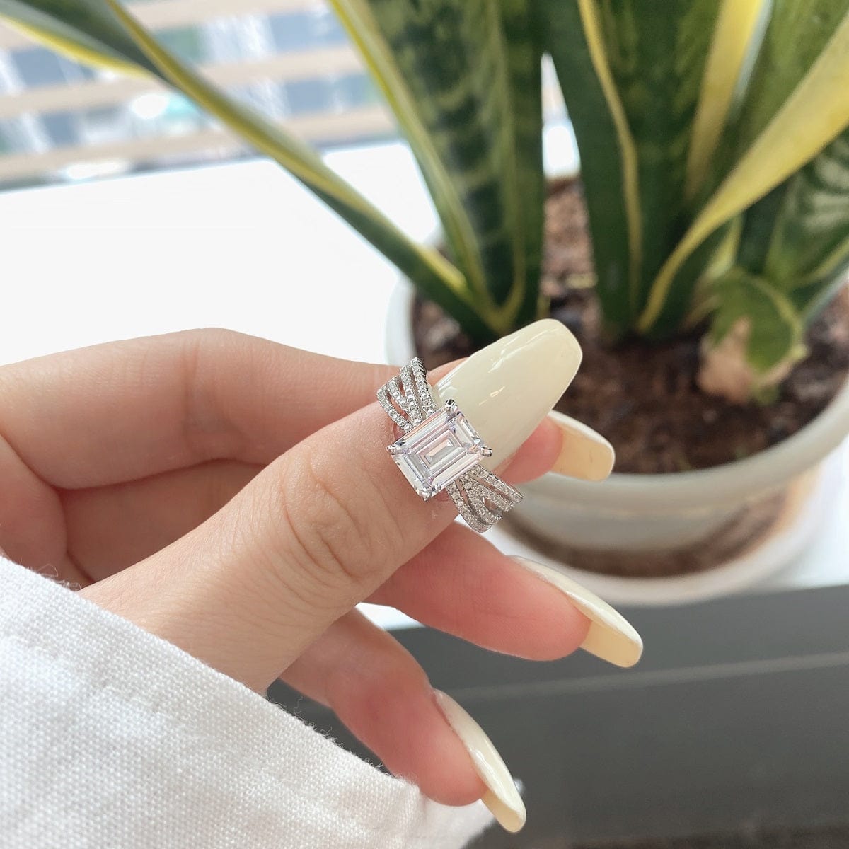 WIFEY 2.5 ct. Emerald Pave Ring